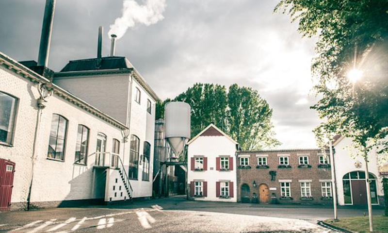 Alfa brouwerij buiten